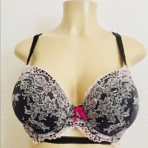 Victoria’s Secret Black Lace Sparkle Bra *34DD